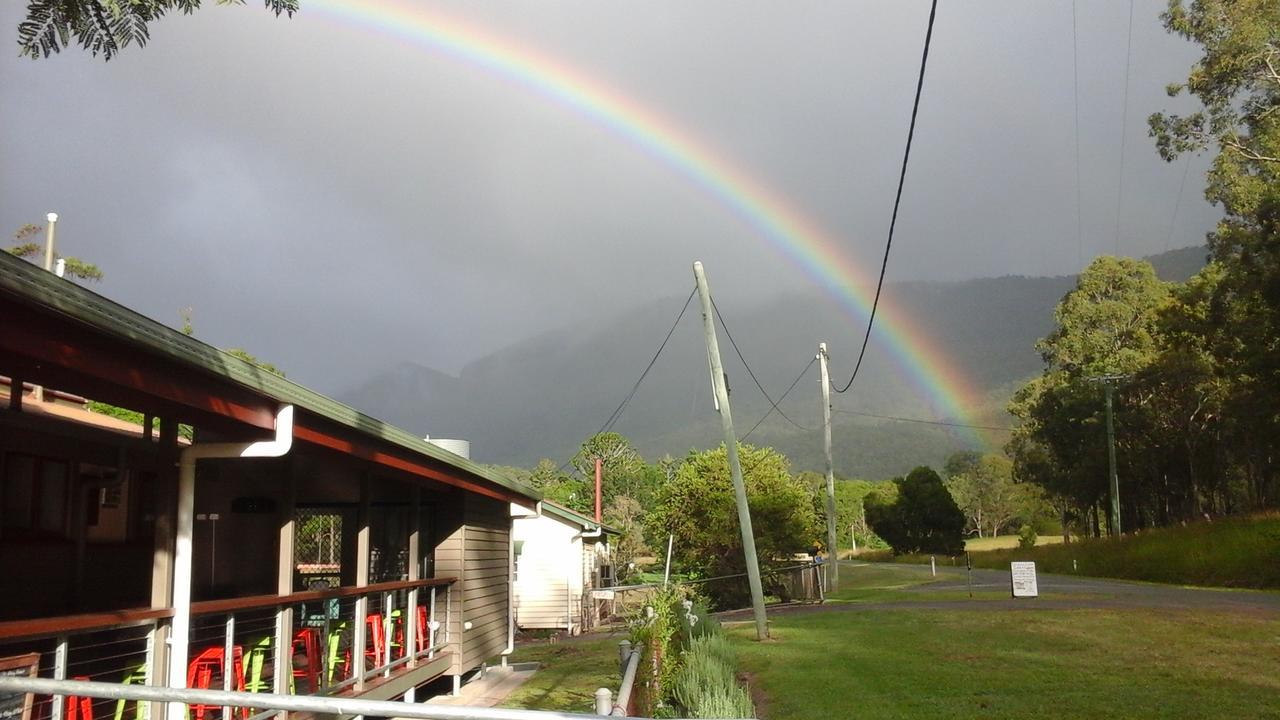 Christmas Creek Café&Cabins Lamington Esterno foto