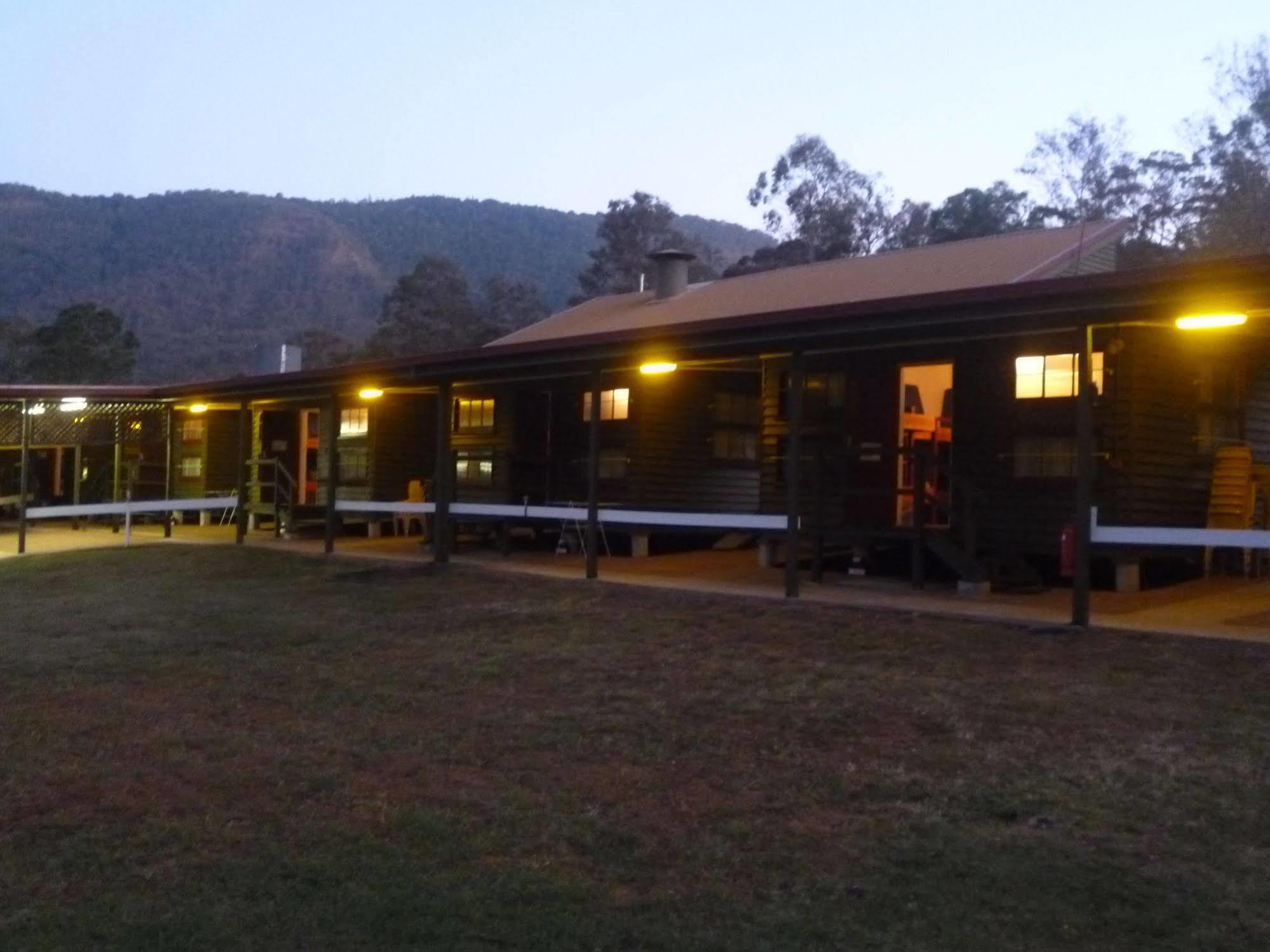 Christmas Creek Café&Cabins Lamington Esterno foto